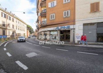 _DSC5478.jpg - Locale Commerciale Via Luciano Manara, Frascati - foto 3