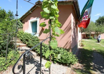 vendesi rustico con piscina e parco IMG_3929.JPG - Casale Via della Chiesa di Gragnano, Lucca - foto 18