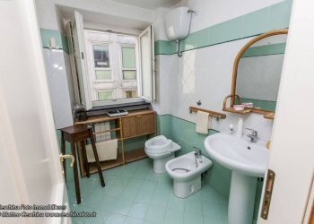 bagno - Appartamento piazzetta Jacopo da Varagine, 5, Genova (zona Centro Storico) - foto 12