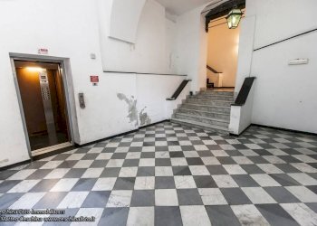 Interno palazzo - Appartamento piazzetta Jacopo da Varagine, 5, Genova (zona Centro Storico) - foto 14