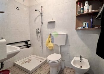 Bagno - Commercial Premises Via Francesco Pera 88, Livorno - photo 4