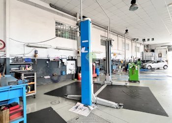 interno capannone - Commercial Premises Via Francesco Pera 88, Livorno - photo 8