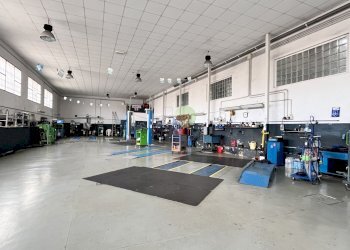 interno capannone - Commercial Premises Via Francesco Pera 88, Livorno - photo 25