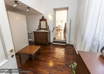 salotto .jpg - Appartamento Piazzetta Jacopo da Varagine 5, Genova - foto 5