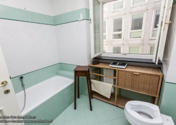 bagno in camera .jpg - Appartamento Piazzetta Jacopo da Varagine 5, Genova - foto 17