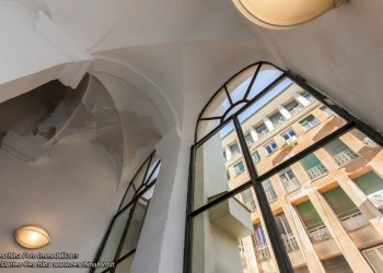 scale d.jpg - Appartamento Piazzetta Jacopo da Varagine 5, Genova - foto 30