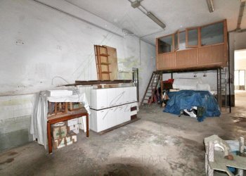 IMG_4326 (Copy).jpg - Locale Commerciale Via Santa Maria del Campo 134D, Rapallo - foto 5