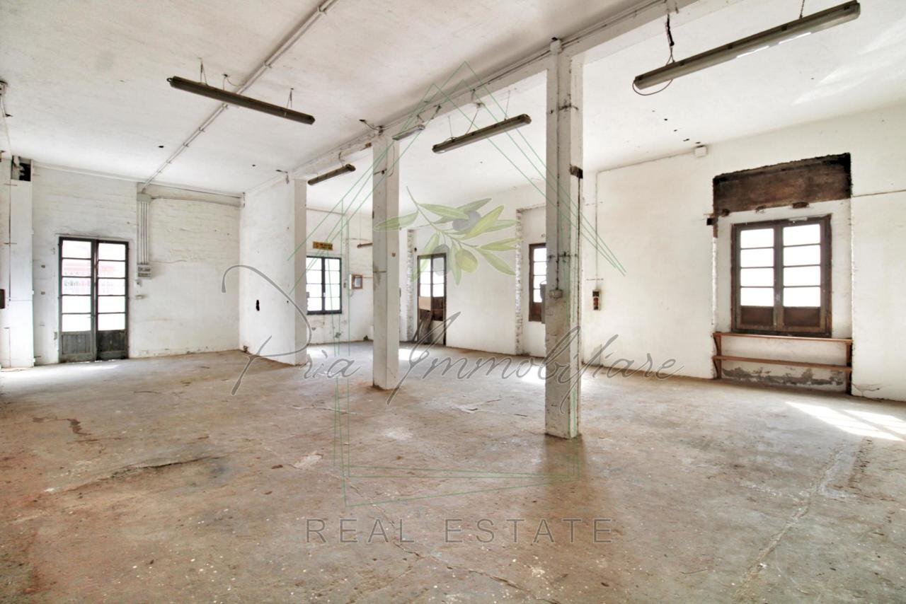 IMG_4330 (Copy).jpg - Locale Commerciale Via Santa Maria del Campo 134, Rapallo - foto 1