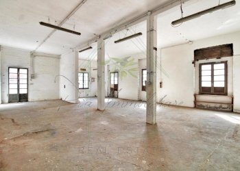 IMG_4330 (Copy).jpg - Locale Commerciale Via Santa Maria del Campo 134, Rapallo - foto 1