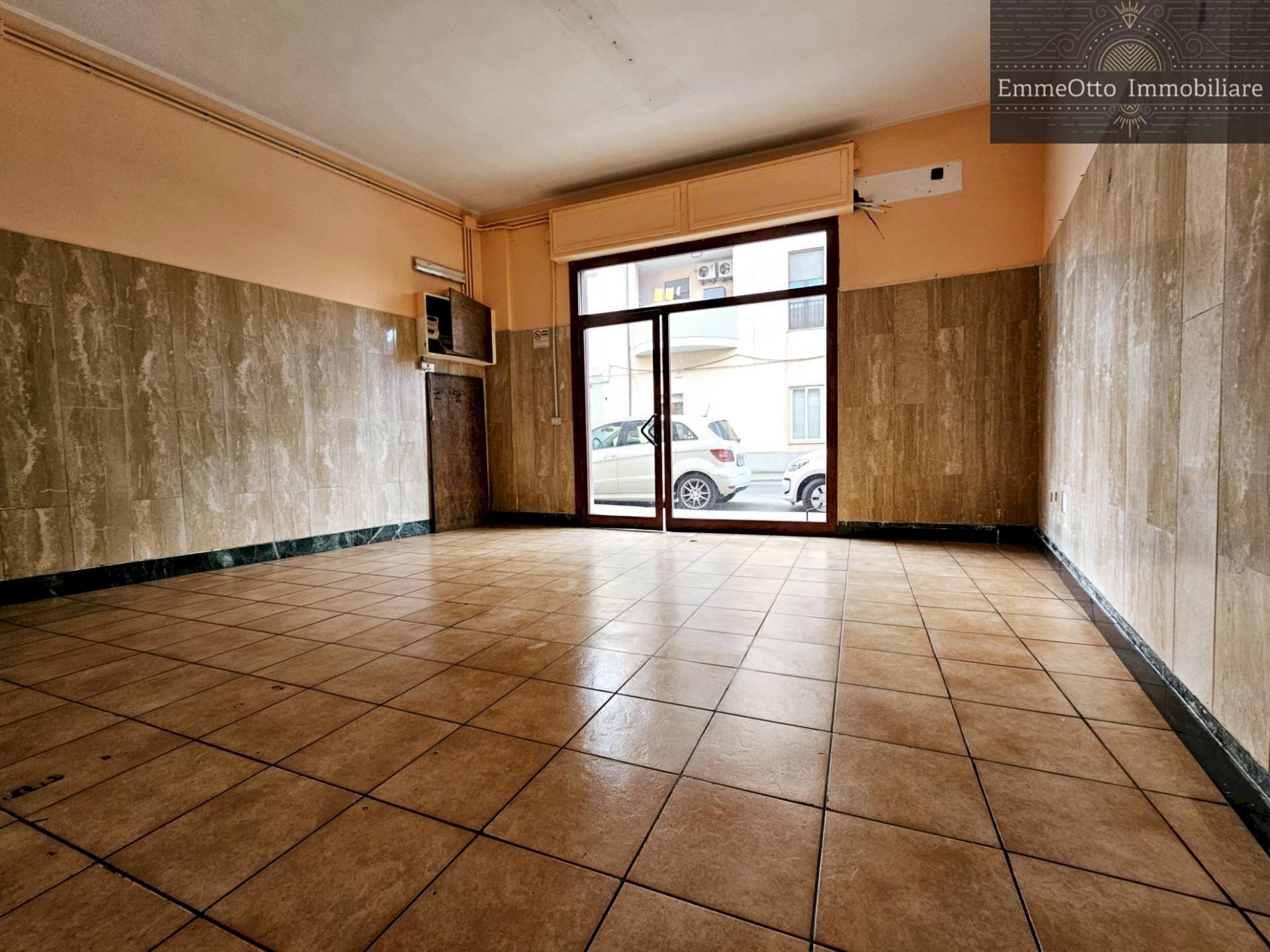 Locale Commerciale via san Lorenzo, Monserrato - foto 2