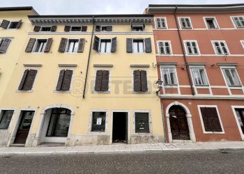 ESTERNI - Locale Commerciale Via Guglielmo Marconi 11, Gorizia - foto 1