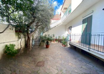 1.JPG - Casa indipendente Giugliano in Campania - foto 1