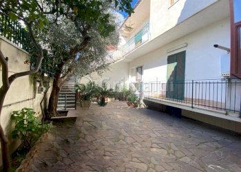 2.JPG - Casa indipendente Giugliano in Campania - foto 2