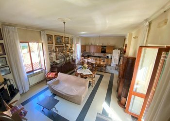 8.JPG - Casa indipendente Giugliano in Campania - foto 7