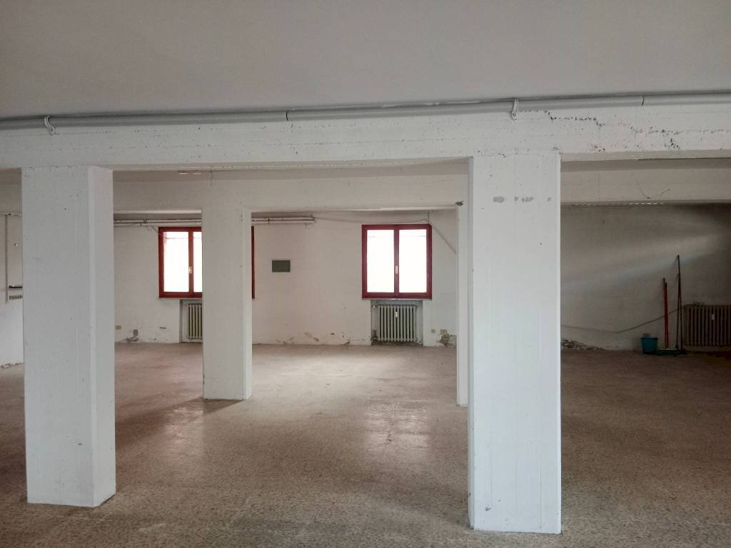 Box auto - Negozio via Mare di Bering, Carpi - foto 2