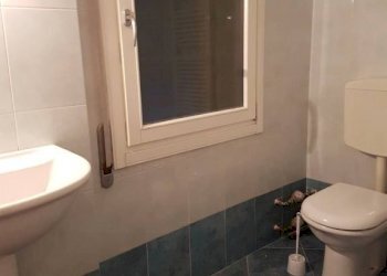 bagno - Ufficio via Augusto Majani, Bologna (zona Centro Storico) - foto 6