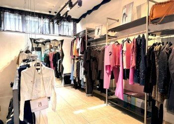 Interno non residenziale - Negozio via Chambery, 51, Aosta - foto 8