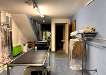 Interno non residenziale - Negozio via Chambery, 51, Aosta - foto 12