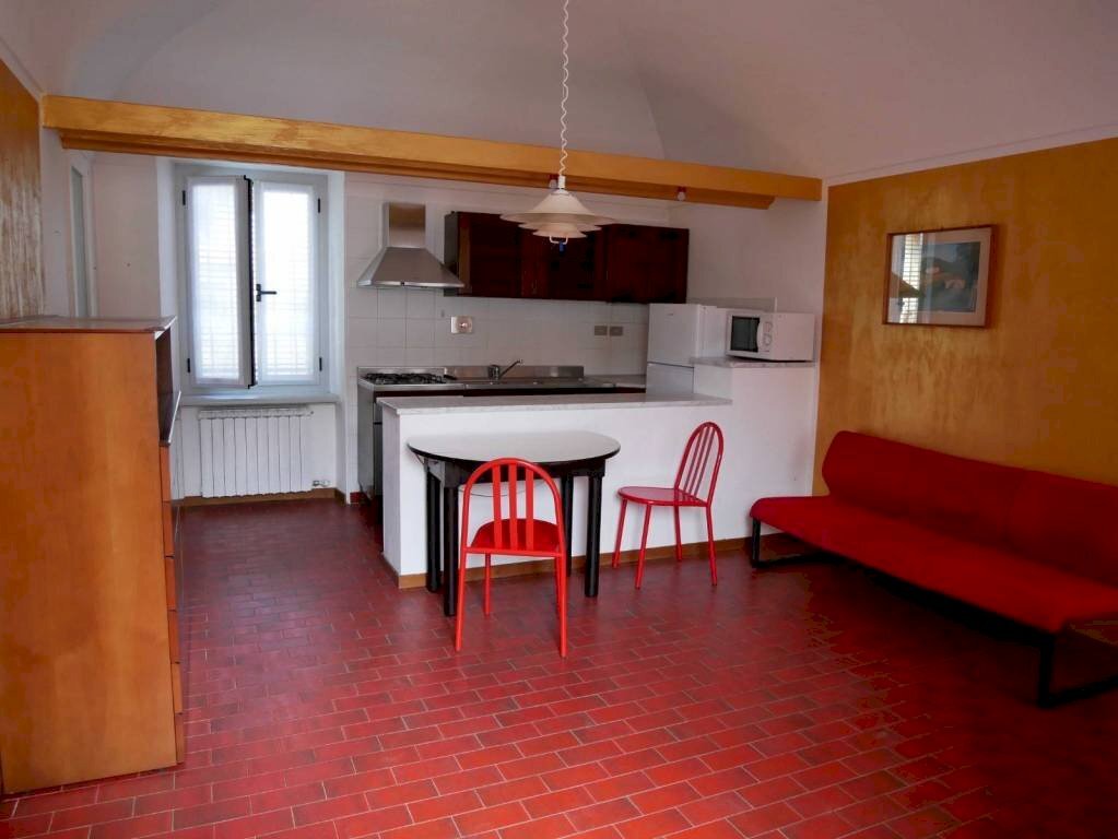 Cucina - Bilocale via Cuneo, 36, Bra - foto 2