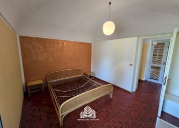 Camera da letto - Two-room apartment via Cuneo, 36, Bra - photo 7