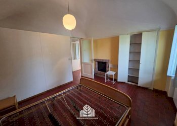 Camera da letto - Two-room apartment via Cuneo, 36, Bra - photo 8