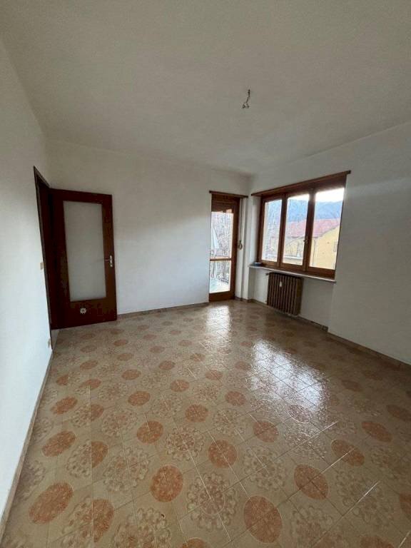 Salone - Quadrilocale via S. Toja, 20, Luserna San Giovanni - foto 1