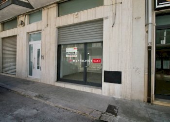 Negozio Via Cisternino, Locorotondo - foto 1