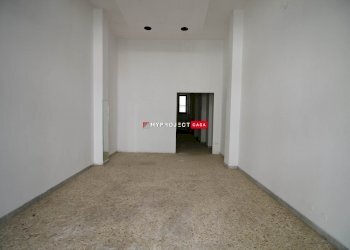 Negozio Via Cisternino, Locorotondo - foto 2