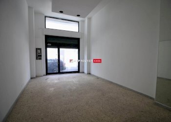 Negozio Via Cisternino, Locorotondo - foto 3