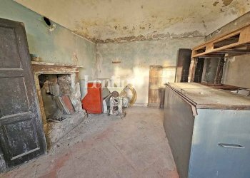 Cucina - Rustico via San Grato, 12, Mombello Monferrato - foto 8