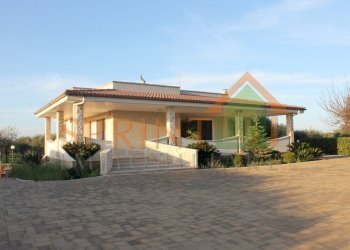 IMG_3027.JPG - Villa Monopoli - foto 2