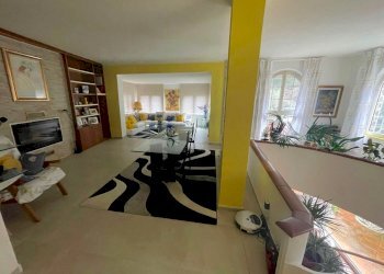 WhatsApp Image 2024-03-18 at 10.46.48(4).jpg - Villa Trifamiliare Tresana - foto 12