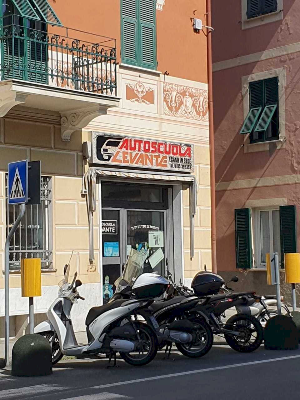 WhatsApp Image 2024-03-22 at 12.17.07 (1).jpeg - Commercial Premises Via V. Annuti 78, Casarza Ligure - photo 2