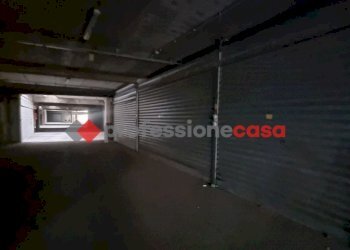 PC1061-box auto Via Motomeccanica (2).jpeg - Box Pomezia - photo 3