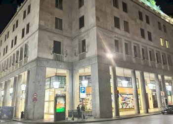 Facciata - Shop viale Torino, Alba - photo 9