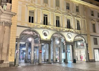 Facciata - Negozio via Torino, 57, Milano - foto 16