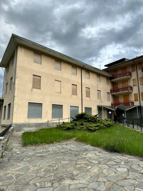 Facciata - Casa indipendente corso Sempione, Milano - foto 3