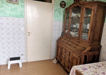 CUCINA - Appartamento via Trento, 17, Biella - foto 8