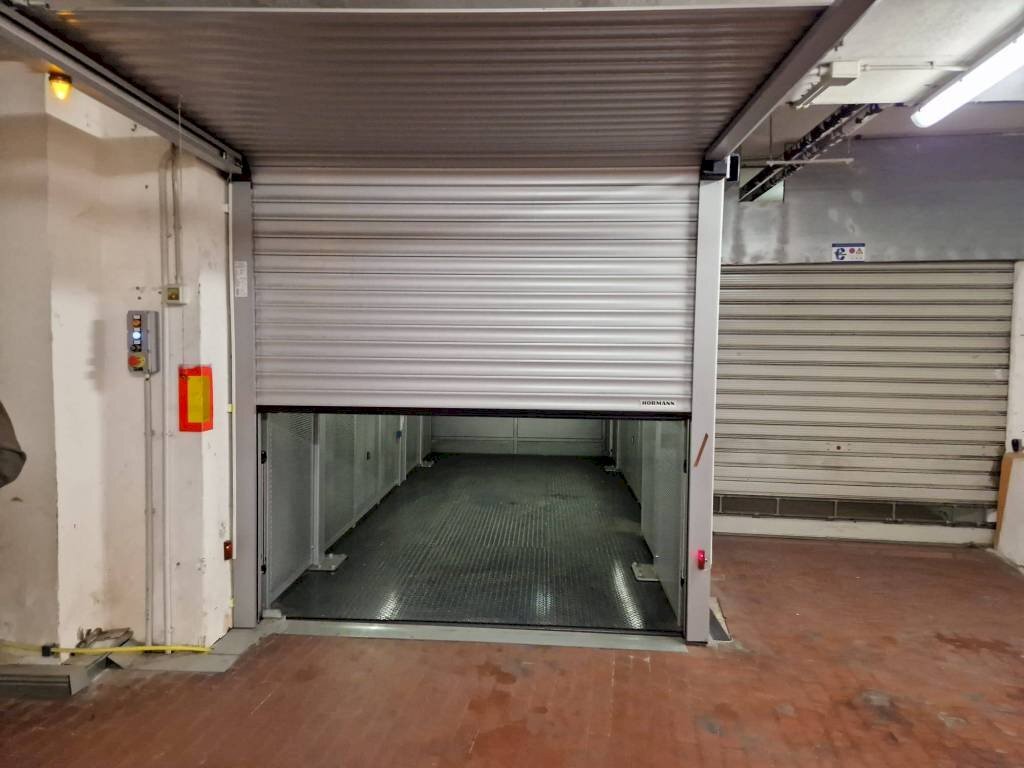 Box via Monaldo Calari, Bologna (zona Centro Storico) - foto 1