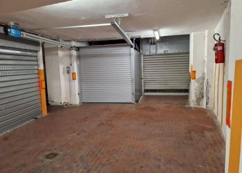 Box via Monaldo Calari, Bologna (zona Centro Storico) - foto 8