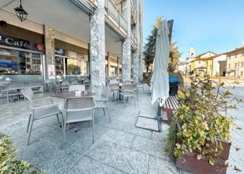 bar vendita borgosesia esterno2 - Cafeteria - Cold Bar piazza MAZZINI 27, Borgosesia - photo 3