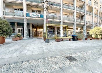 bar vendita borgosesia esterno4 - Cafeteria - Cold Bar piazza MAZZINI 27, Borgosesia - photo 4