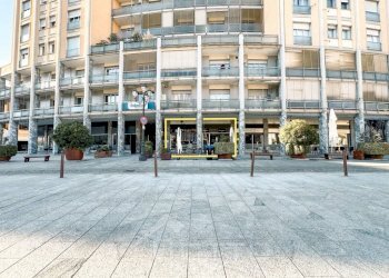 bar vendita borgosesia esterno7 - Cafeteria - Cold Bar piazza MAZZINI 27, Borgosesia - photo 5