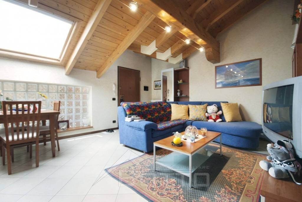 salotto1 - Quadrilocale via Croso Plinio 45, Serravalle Sesia - foto 1