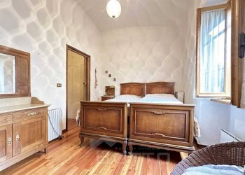 casa vendita borgosesia camera3 - Quadrilocale via Montrigone 75, Borgosesia - foto 8