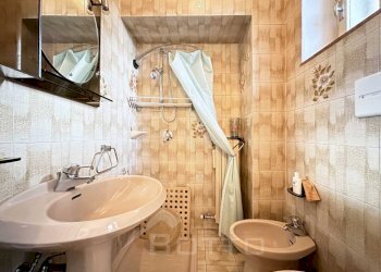 casa vendita borgosesia bagno - Quadrilocale via Montrigone 75, Borgosesia - foto 10