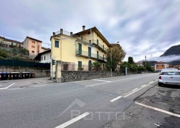 casa vendita borgosesia esterno2 - Quadrilocale via Montrigone 75, Borgosesia - foto 12