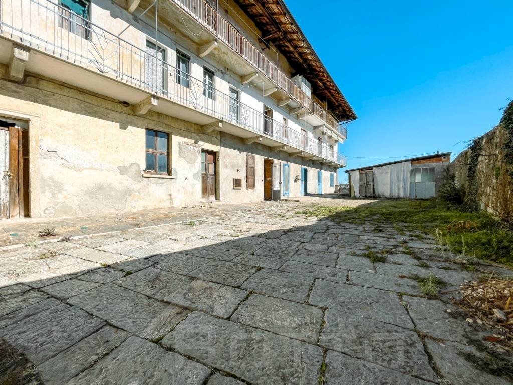 casa vendita gozzano esterno2 - Casa indipendente vicolo cantonetto 6, Gozzano - foto 2