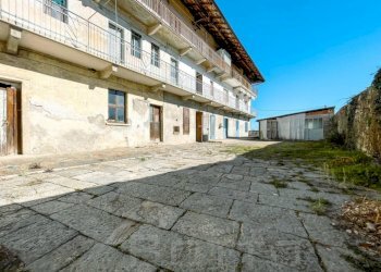 casa vendita gozzano esterno2 - Casa indipendente vicolo cantonetto 6, Gozzano - foto 2