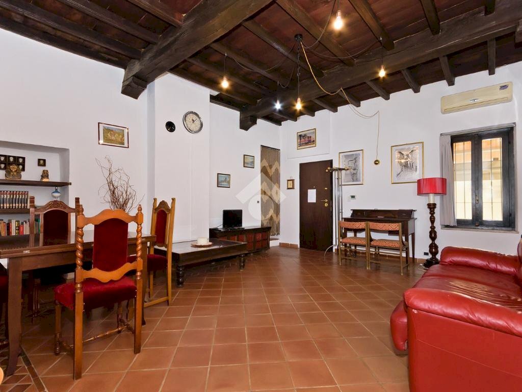 Four-room apartment Piazza mazzini, Chieri - photo 1